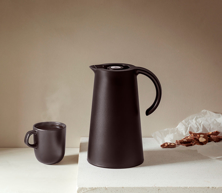 Rise Vacuum Jug - 1.0L - Black - Eva Solo