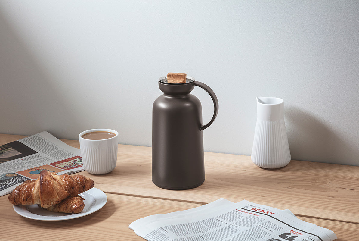 Silhouette Vacuum Jug - 1.0L - Chocolate - Eva Solo