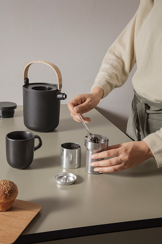 Nordic Kitchen Tea Vacuum Jug - 1.0L - Black - Eva Solo