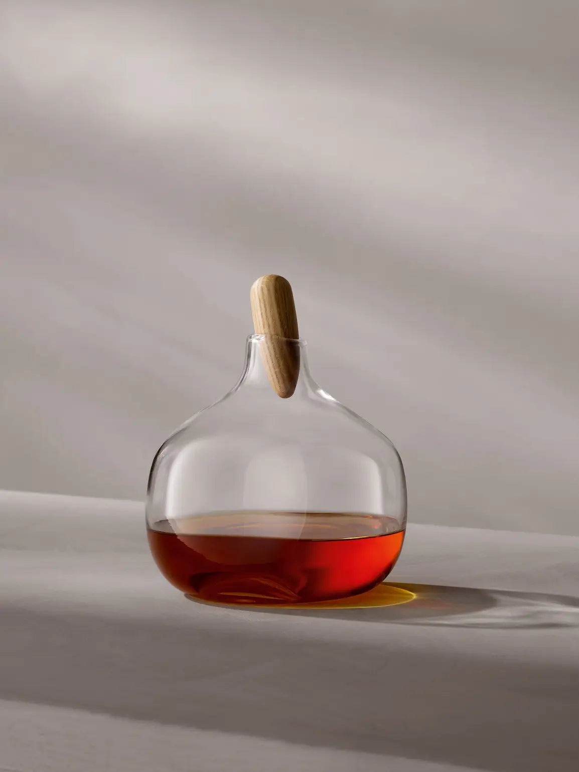 Float Decanter & Oak Stopper 1.3L Clear