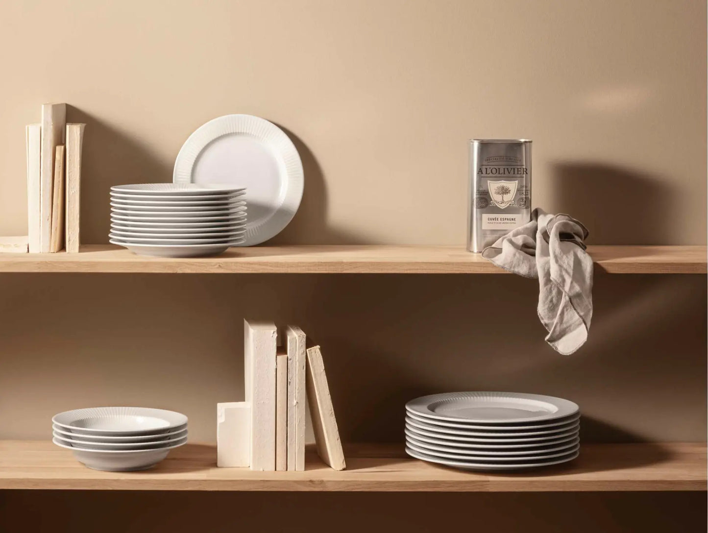 Deep plate 22 cm Nova