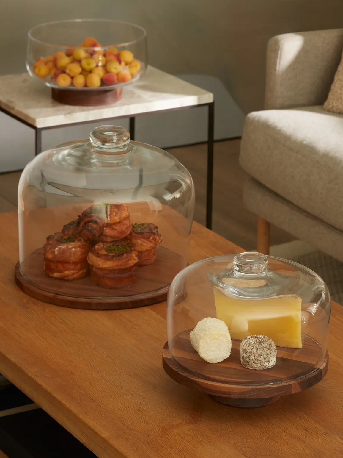 City Dome & Walnut Stand 26cm/H22cm Clear