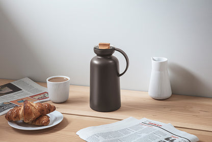 Silhouette Vacuum Jug - 1.0L - Chocolate - Eva Solo