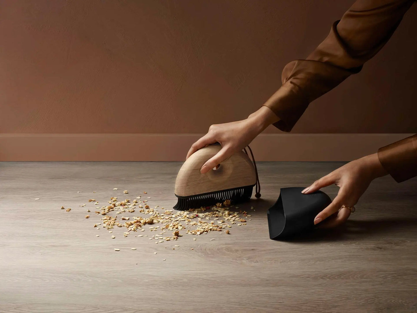 Sweep Dustpan & Brush Set - Eva Solo