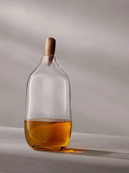 Float Decanter & Walnut Stopper 1.4L Clear